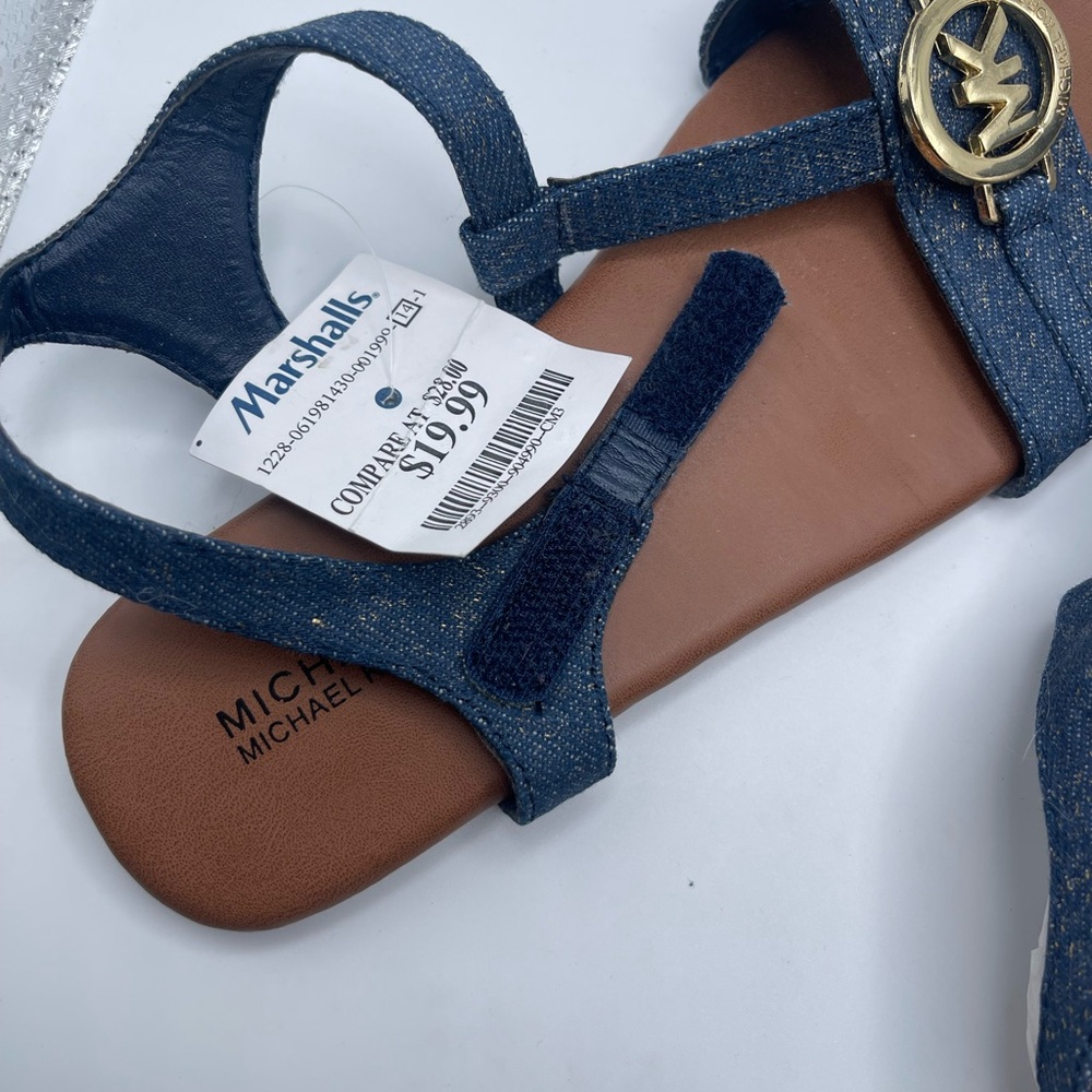 Michael Kors Girls size 2 Sandals brand new with tags - Picture 6 of 6